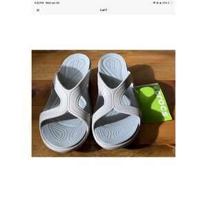 Crocs Sanrah Wedge Sandal Duel Comfort Relaxed Fit Women’s Size 9 Silver NEW